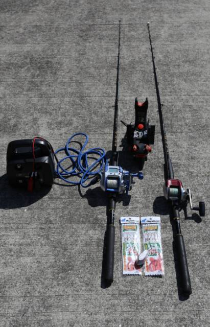オニカサゴ竿、電動リール、竿掛け、バッテリー、仕掛け2種、オモリ80号
